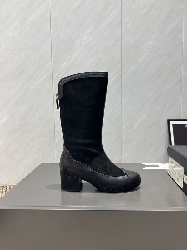 CC 25S Round Toe Mid-Heel Zippered High Boots in Black Cowhide and Suede 442489