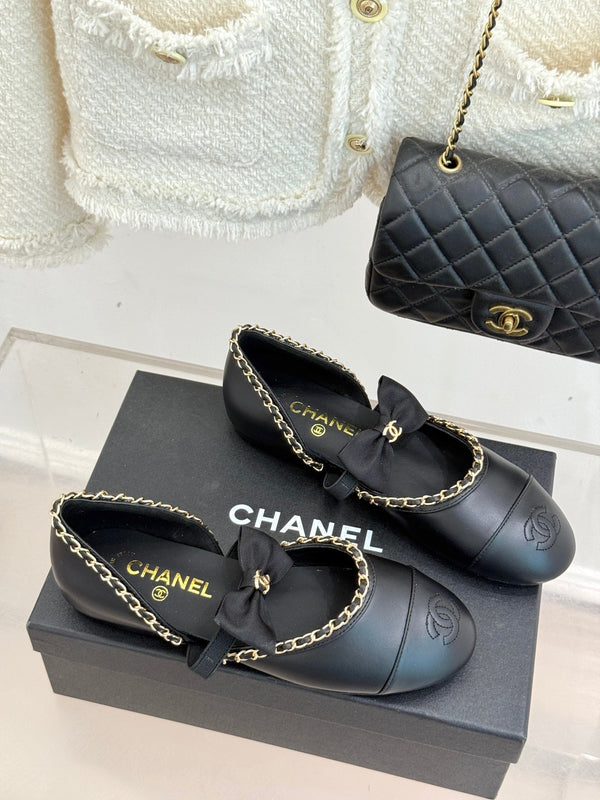 CC 25P Hollow Chain Bow Mary Janes Black Cowhide 473299