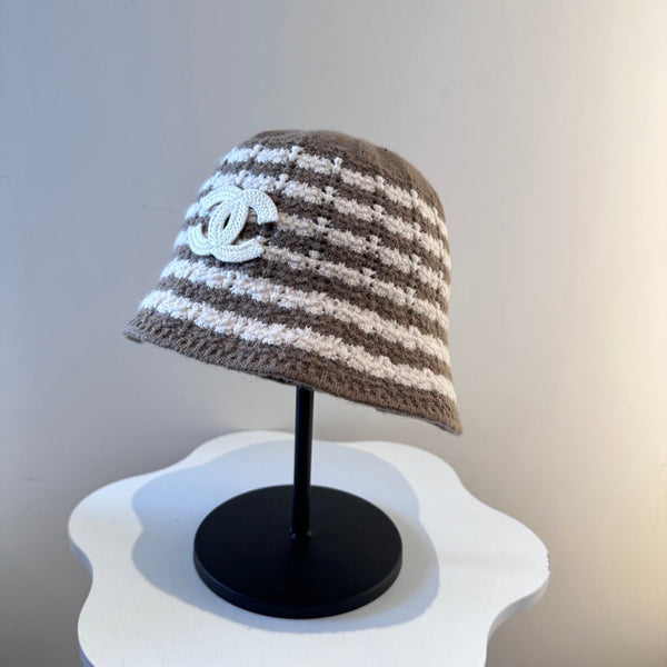 Chanel Simple New Fisherman's Brown White in Wool Knitting 960052