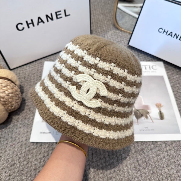 Chanel Simple New Fisherman's Brown White in Wool Knitting 960052