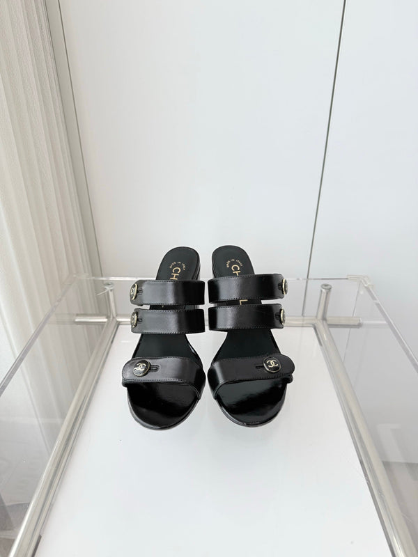 Chanel 26 Turnlock 85 Black Sandal Mule in Lambskin 597392