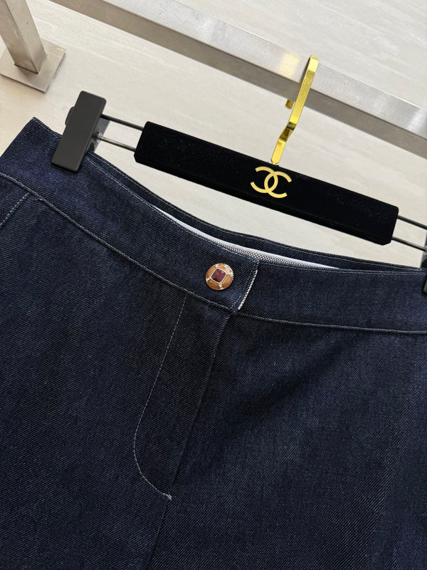 Chanel Straight Leg Jeans 800653