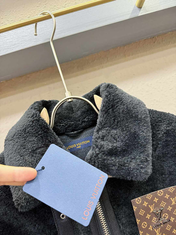 Louis Vuitton Shearling/Fur Coat 494015