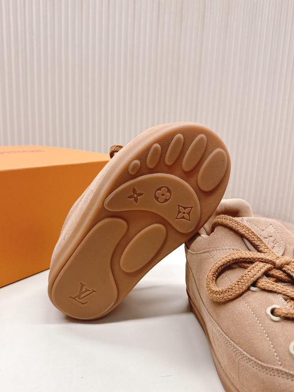 LV x Nigo Collaboration Lace-up Yeti Sneakers Light Brown in Suede 600798
