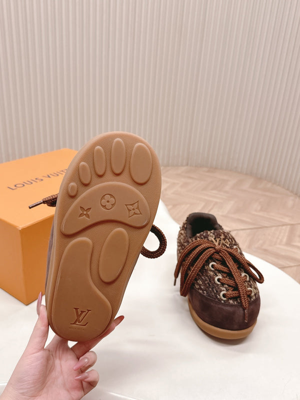 LV x Nigo Collaboration Lace-up Yeti Sneakers Dark Brown in Suede 600799