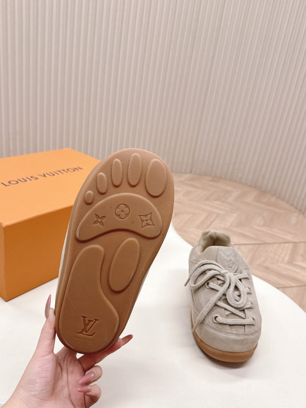 LV x Nigo Collaboration Lace-up Yeti Sneakers Gray in Suede 600800
