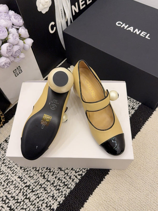 CC Pearl Heel with Rhinstone Clasp Mary Janes Beige Cowhide 602354