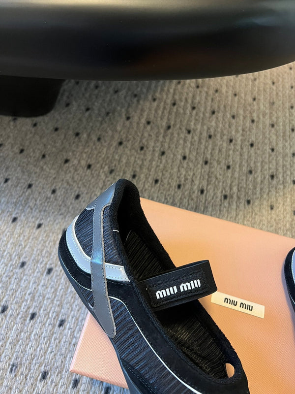Miu Miu 26 Mary Jane Casual Flip-Flops Black in Mesh fabric 614742