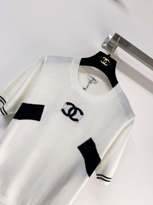 Chanel Short-Sleeve T-Shirt White in Wool 153741