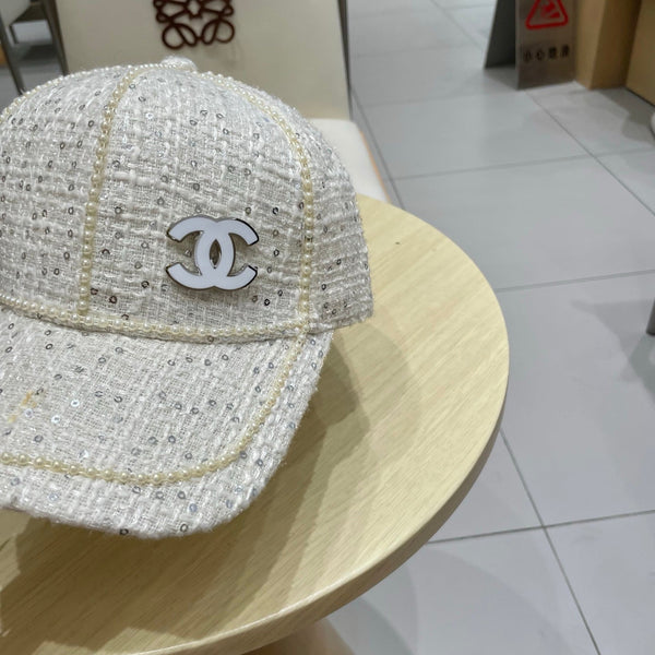 Chanel Baseball Cap With Heavy Pearl Off-white in Cloth 192119