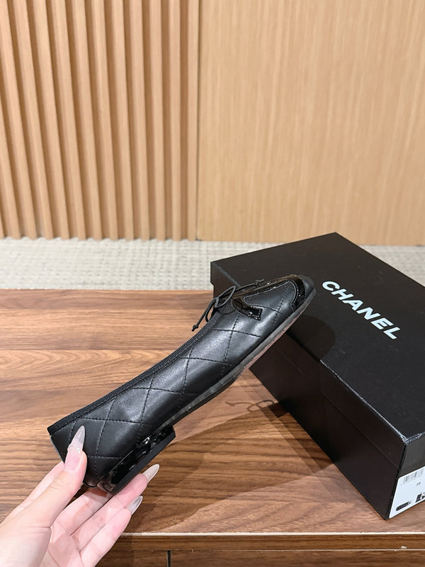 Chanel Vintage Cambon Ballet Flats Black in Lambskin 692526