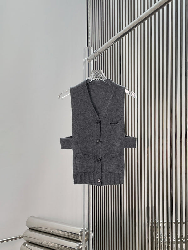 Miu Miu 26 Side-opening Vest in Cashmere 195719
