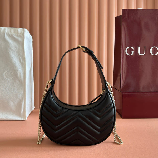 MARMONT SHOULDER BAG 21 IN BLACK CALFSKIN GOLD HARDWARE