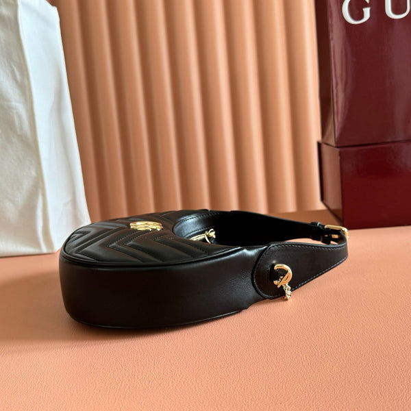 MARMONT SHOULDER BAG 21 IN BLACK CALFSKIN GOLD HARDWARE