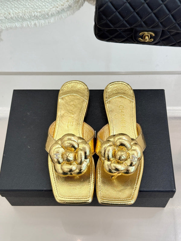 Chanel 26 Camellia Flip-Flops Gold in Cowhide 706390