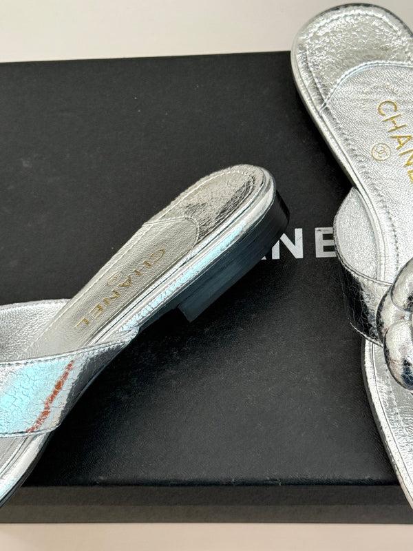 Chanel 26 Camellia Flip-Flops Silver in Cowhide 706389