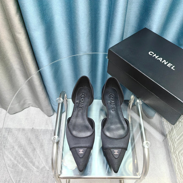 Chanel 26ss Retro Hollow-Out Pointed-Toe Vintage Black in Calfskin 712474