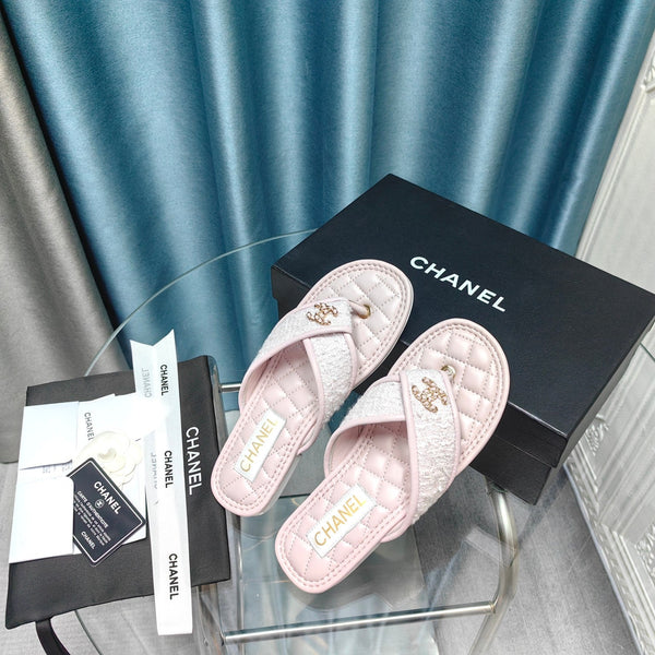 Chanel 26P Flip-Flops Light Pink in Woven 712317