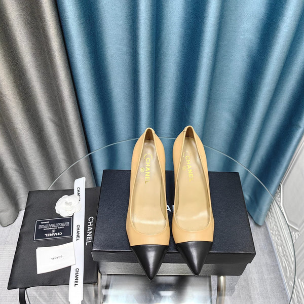 Chanel 26 Pointed Toe 85mm Pearl Beige Black in Cowhide 712801