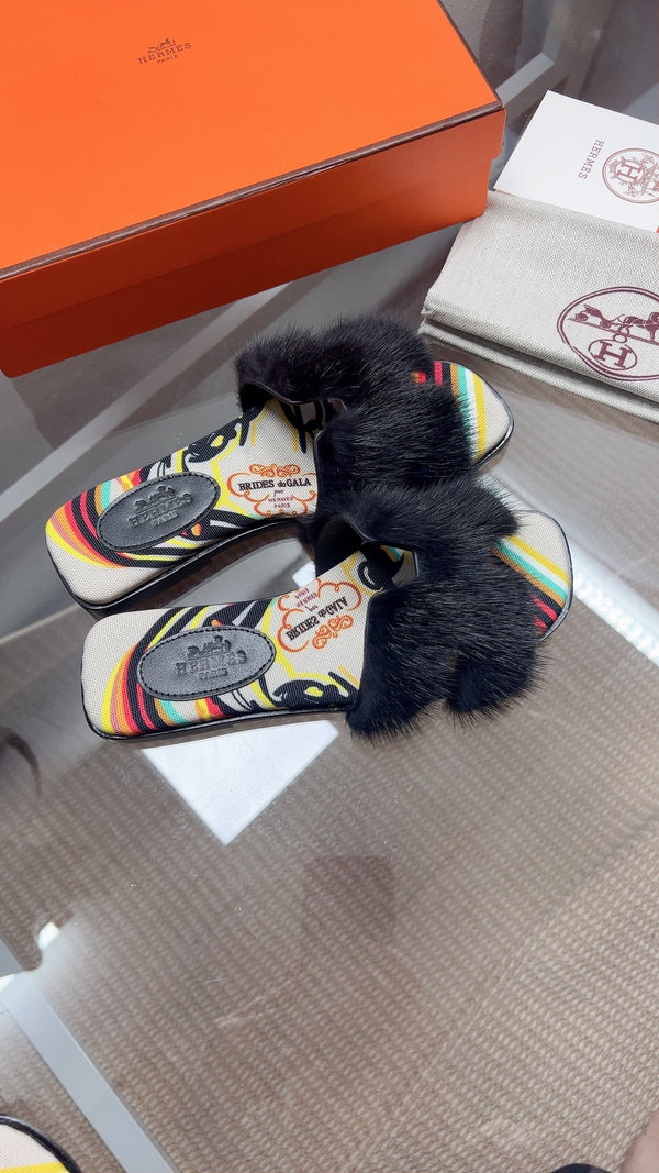 Hermes H-Style Flat Open-Toe Sandals Black in Mink Fur 739513