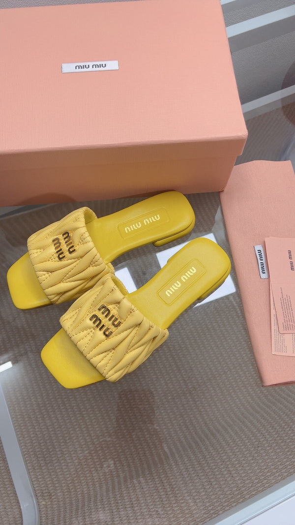 Miu Sandal Yellow Matelassé Leather 739550