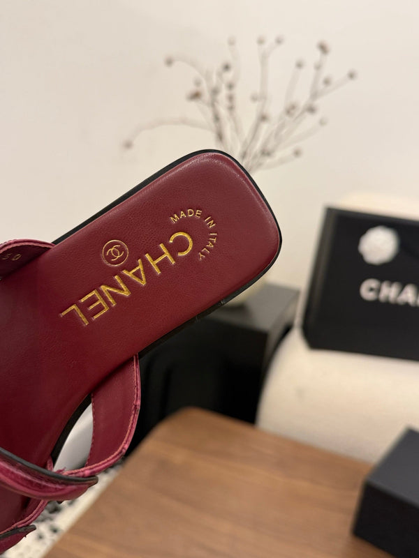 CC 26 Sandal Burgundy in Cowhide 748527