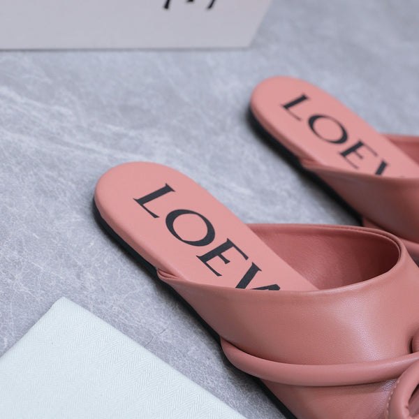Loew 26 Knotted Closed-Toe Flat Mules Earthy Pink in Lambskin 759434