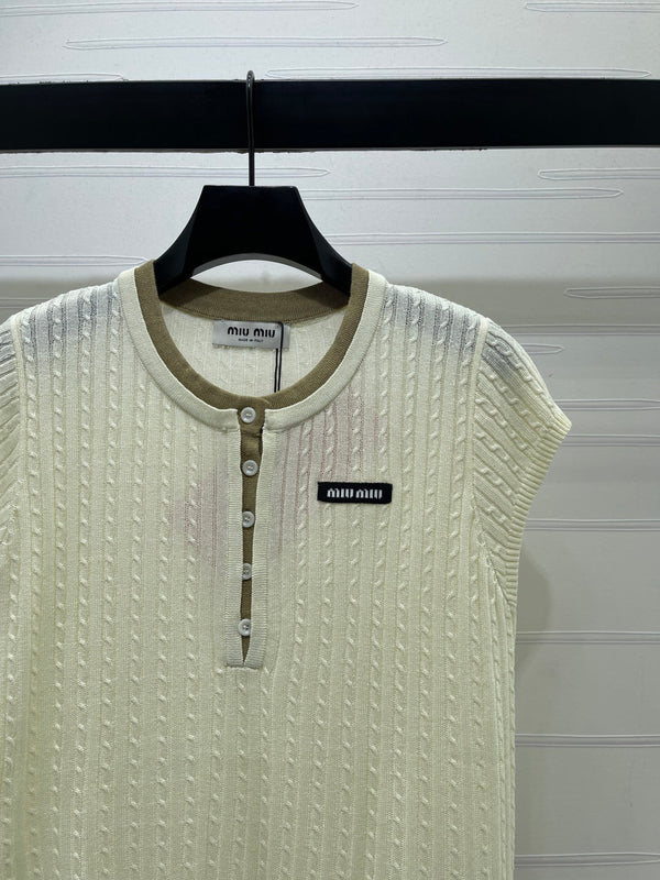 Miu 26 Crew Neck Knit Short-Sleeve T-Shirt Cream in Wool 382062