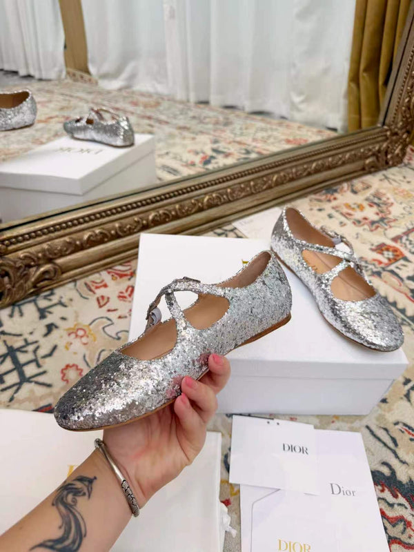 CD Ballet Flats Silver in Grit 771784