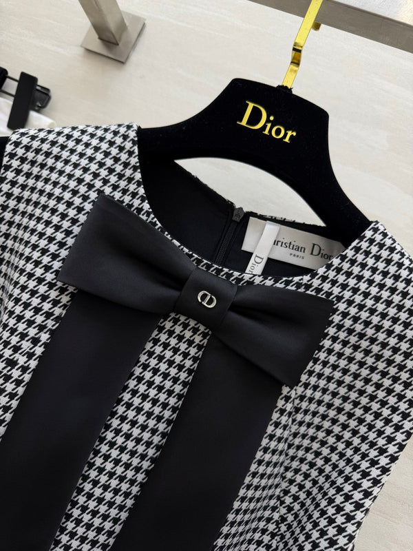 CD 26 Houndstooth Sleeveless Dress White Black in 384696