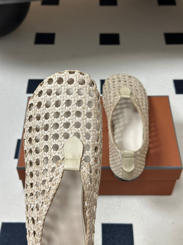 LP 26s Floaty Flats Cream Handwoven Cowhide Leather 235276