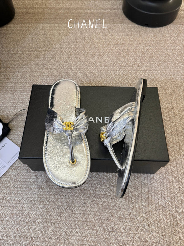 CC 26S Thong Slide Sandals Silver Metallic Cowhide 835642