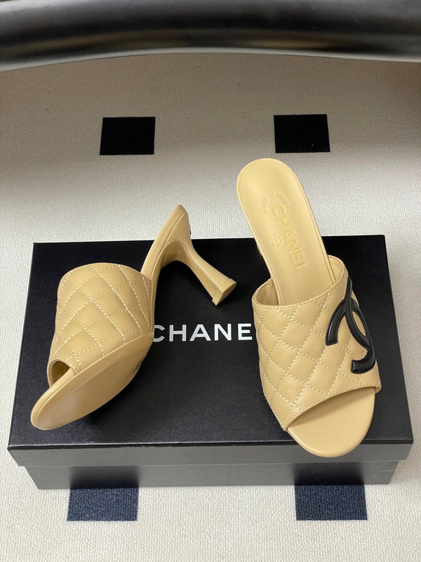 CC 26A Logo Quilted Heeled Sandals 8cm Begie Black Lambskin 834710