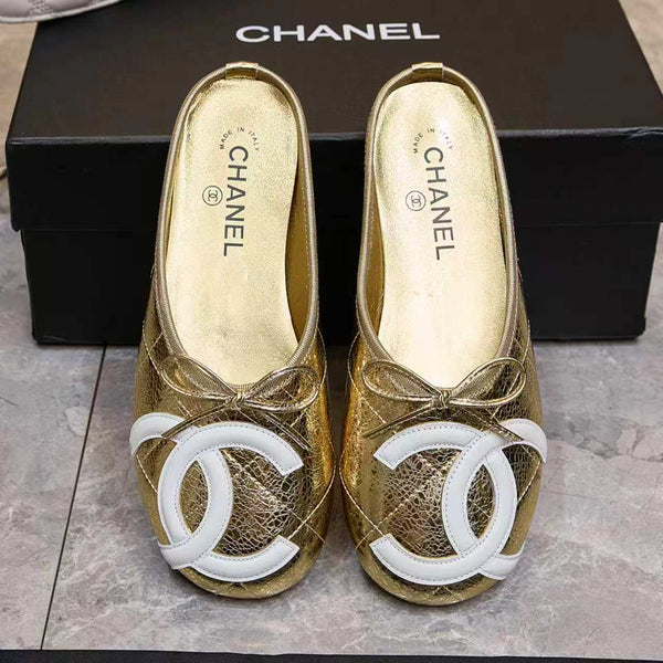 CC Coco Beach 26ss Flat Mules Metallic Gold Quilted Leather White Logo 840271