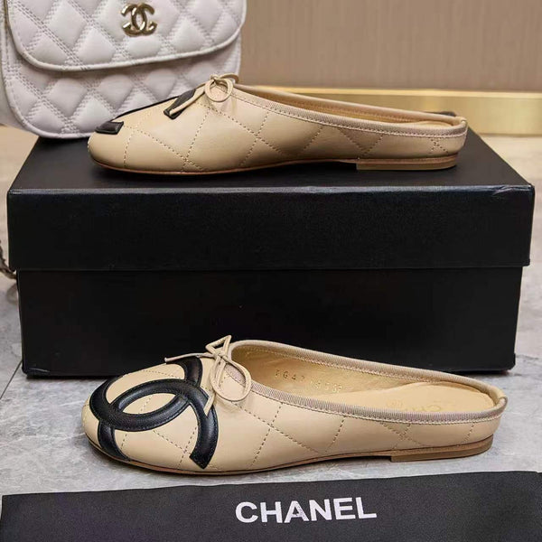 CC Coco Beach 26SS Flat Mules Begie Quilted Lambskin Black Logo 840268