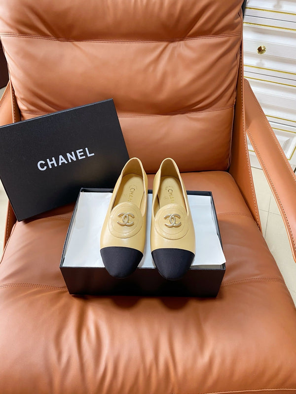 CC 26P Double C Loafers Beige Black Lambskin & Grosgrain 857975