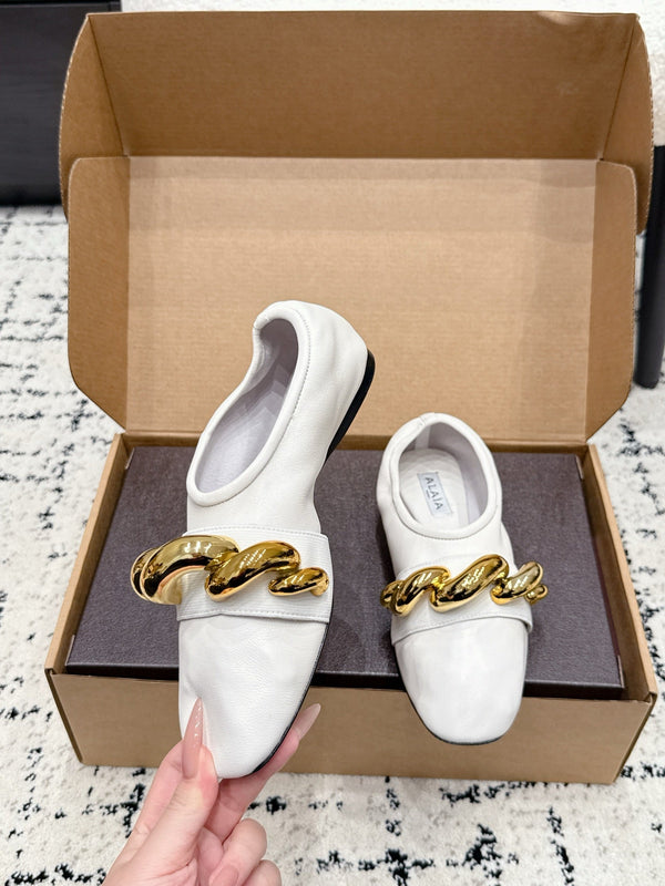 Alai Chain GHW Ballet Flats White Cowhide Leather 880772