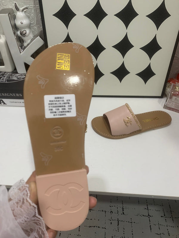 CC Chain Flat Slides Pink Leather 928602