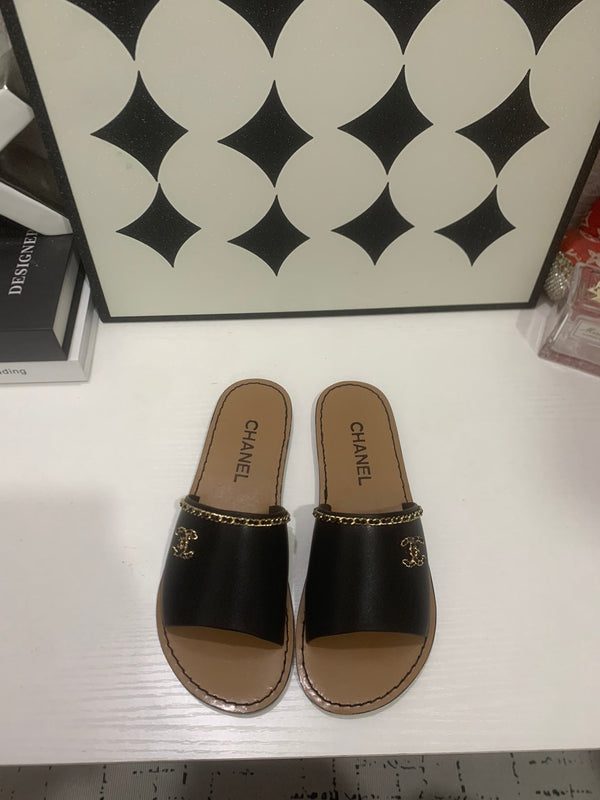 CC Chain Flat Slides Black Leather 928601