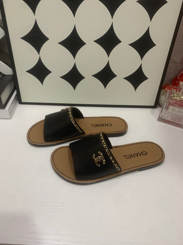 CC Chain Flat Slides Black Leather 928601