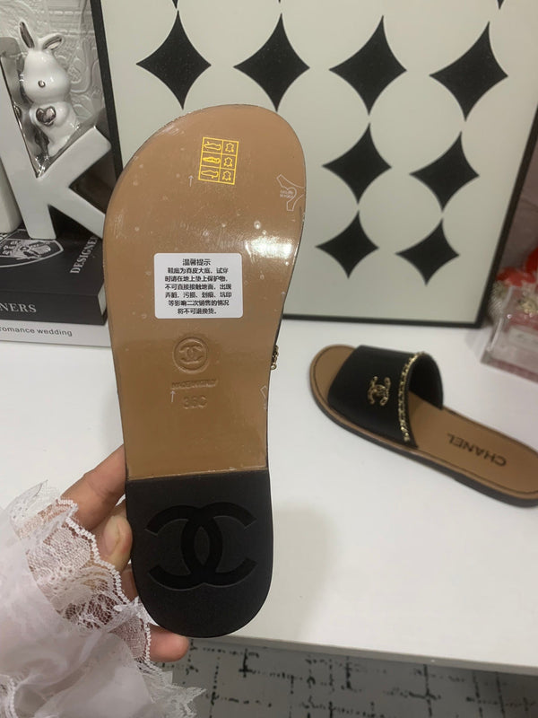 CC Chain Flat Slides Black Leather 928601