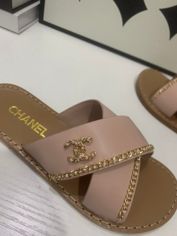 CC Chain Crossover Flat Sandals Pink Leather 928598