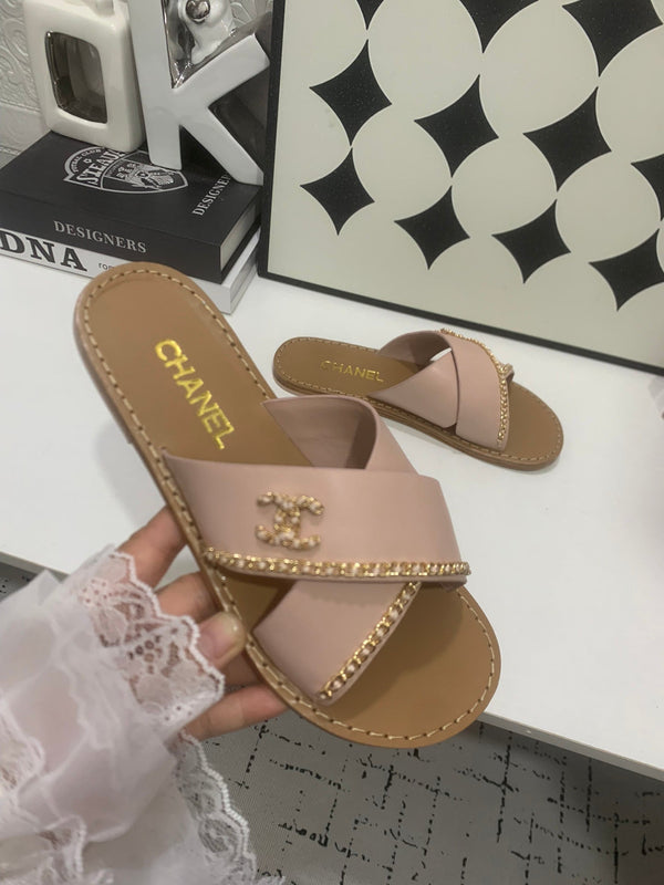 CC Chain Crossover Flat Sandals Pink Leather 928598