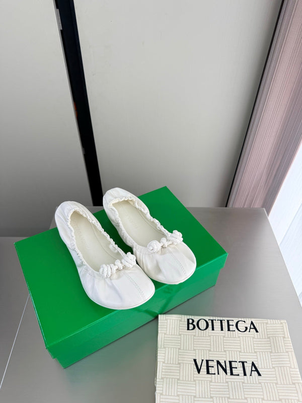 BV Fantasmina Knot Ballerina Flats White Leather 929576