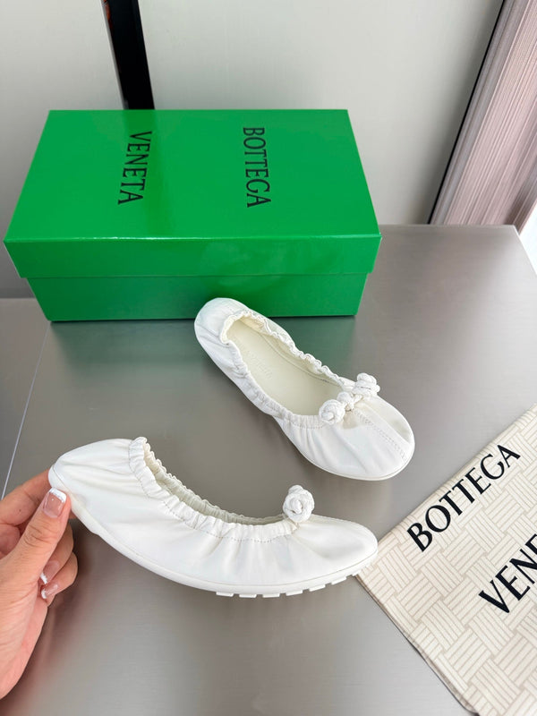 BV Fantasmina Knot Ballerina Flats White Leather 929576