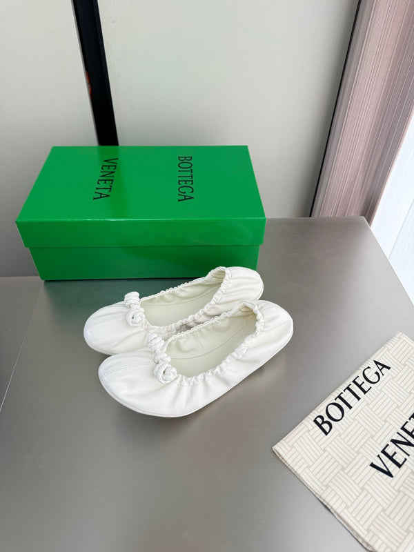 BV Fantasmina Knot Ballerina Flats White Leather 929576
