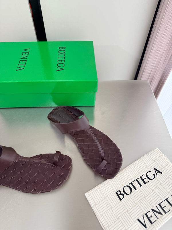 BV Livia Sandals Chocolate Intrecciato Leather 929501