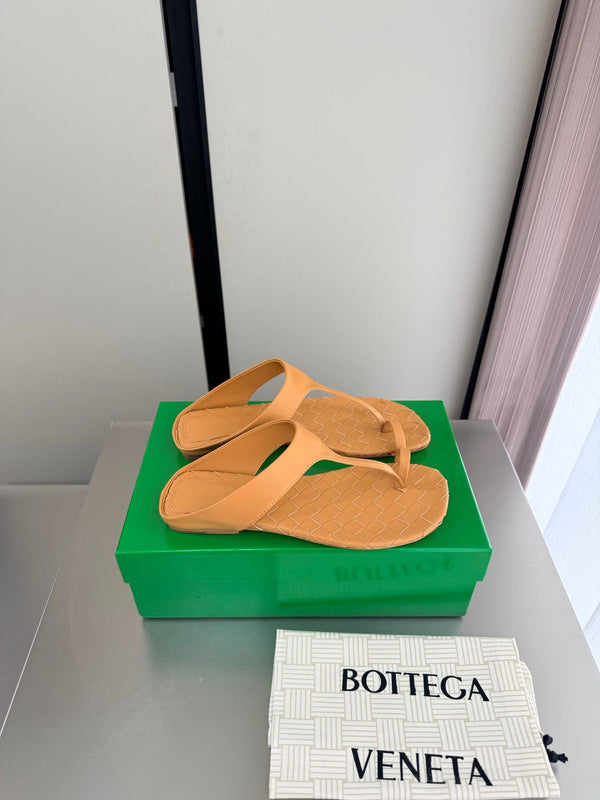 BV Livia Sandals Camel Intrecciato Leather 929499
