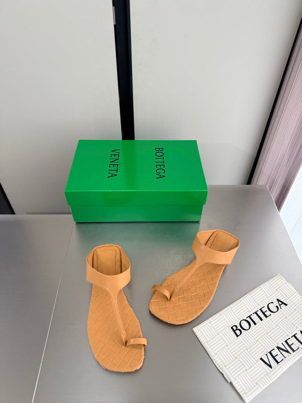 BV Livia Sandals Camel Intrecciato Leather 929499