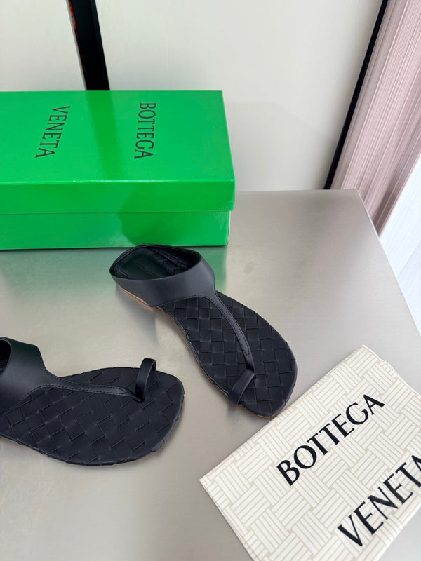 BV Livia Sandals Black Intrecciato Leather 929498